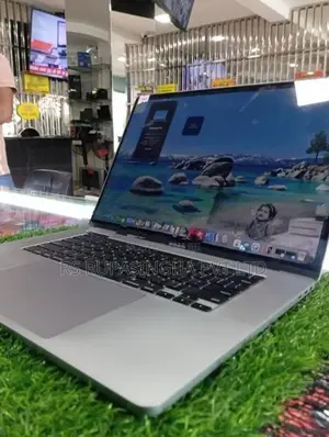 MacBook Pro i7 16GB