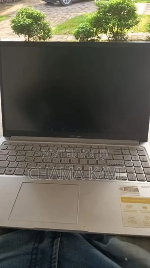 ASUS Vivobook X1504V i3 13th Gen