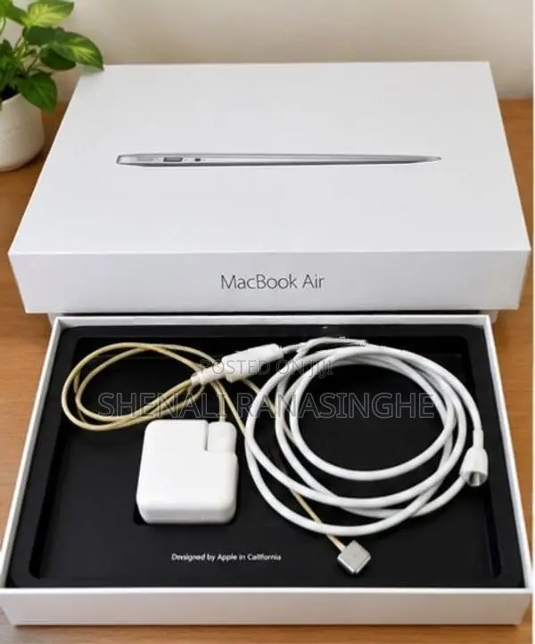 Apple Mac Book Air 11 inch