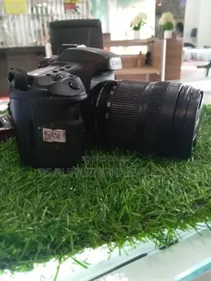Canon 7D DSLR Camera
