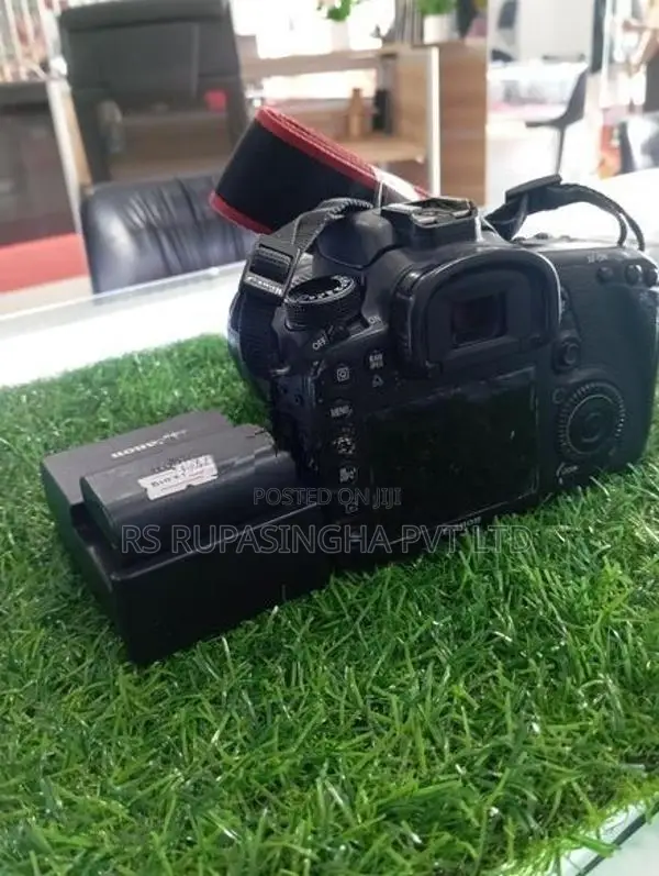 Canon 7D DSLR Camera