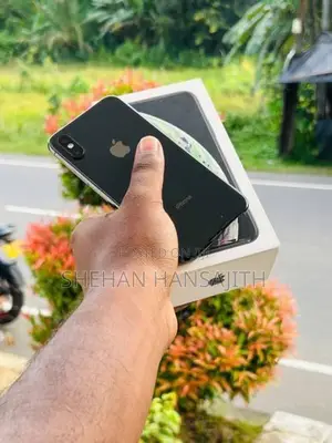 Apple iPhone XS (Used)