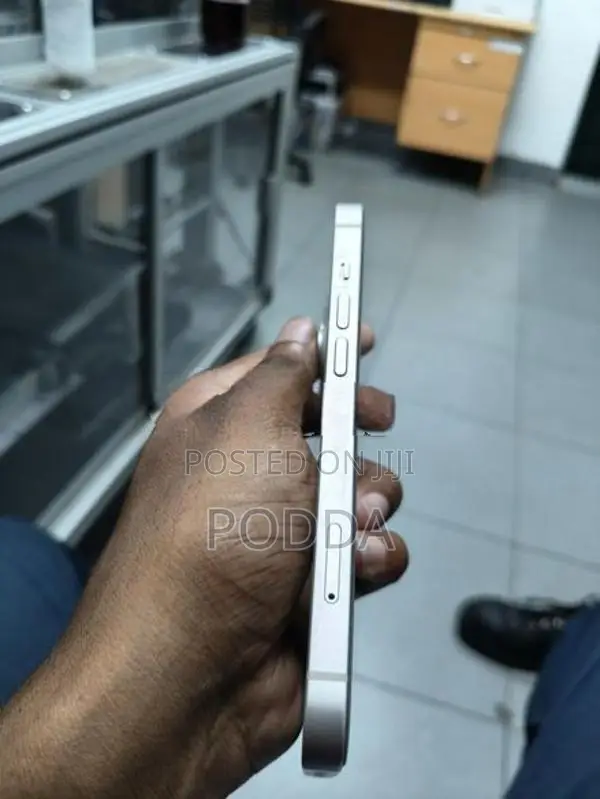 Apple iPhone 14 (Used)
