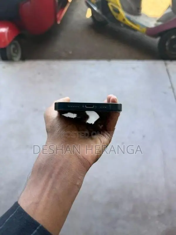 Apple iPhone 14 (Used)