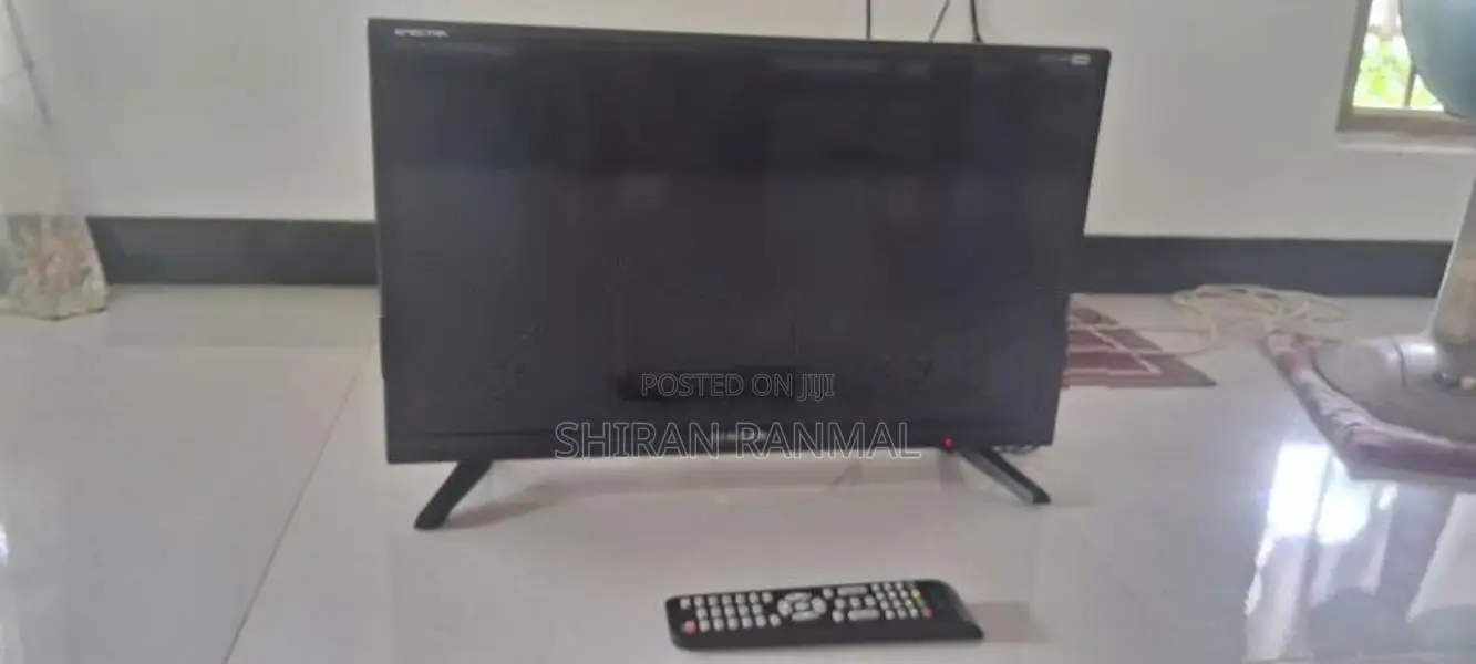 Singer LED TV