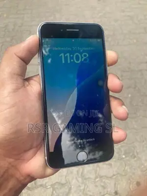 Apple iPhone SE 2 (Used)