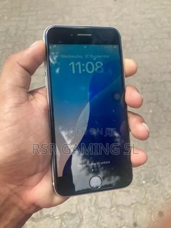 Apple iPhone SE 2 (Used)