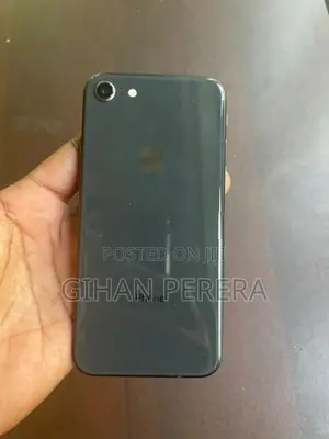 Apple iPhone 8 (Used)