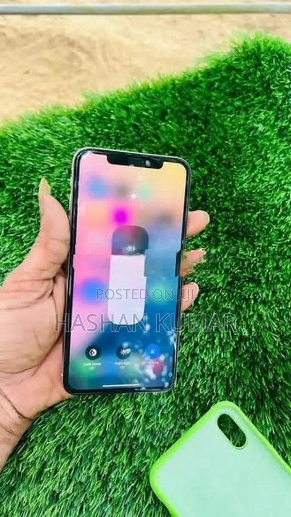 Apple iPhone XS Max (Used)