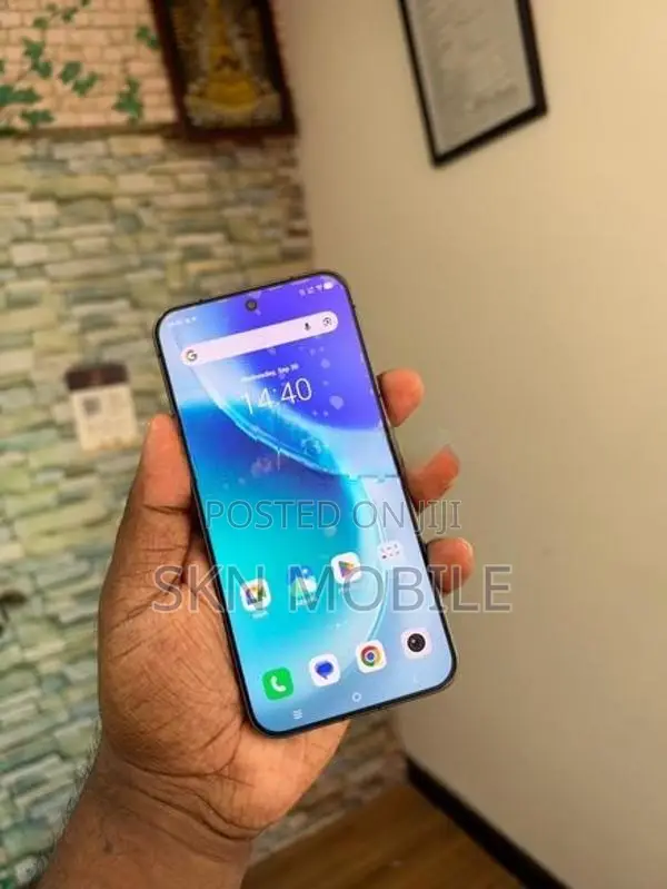 Vivo X300 12GB256GB (Used)