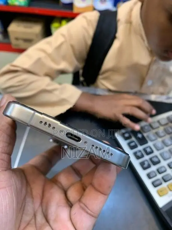 Apple iPhone 15 Pro Max Natural Titanium (Used)