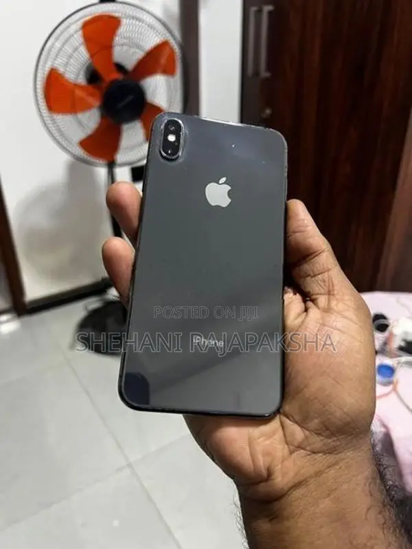 Apple iPhone XS Max (Used)