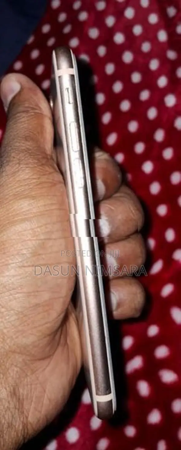 Apple iPhone 8 (Used)