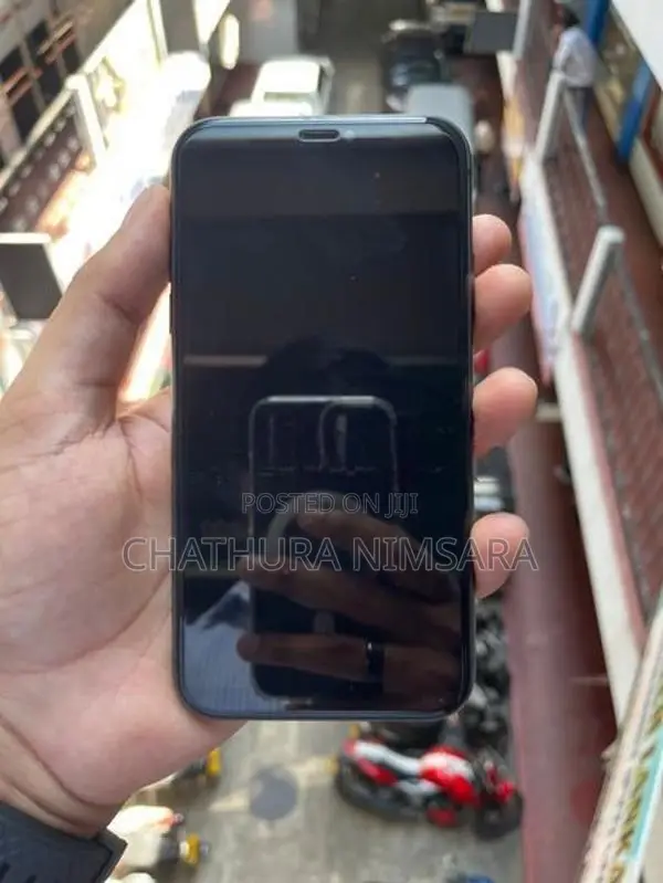 Apple iPhone 11 (Used)