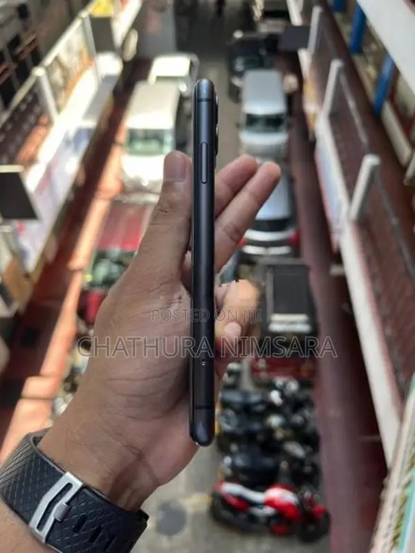 Apple iPhone 11 (Used)