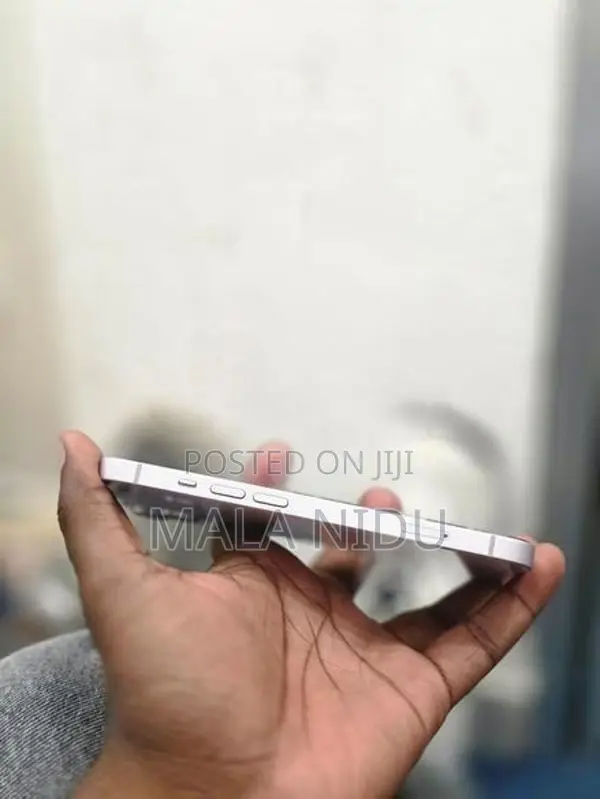Apple iPhone 14 (Used)