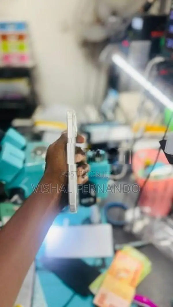 Apple iPhone 13 (Used)