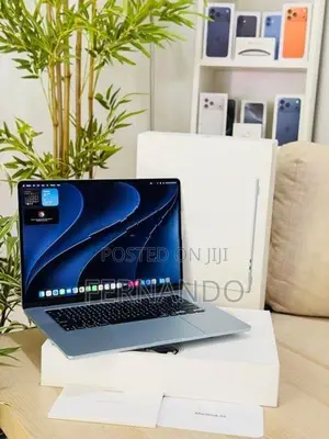 Apple MacBook Air M4 15"Inch 16GB/512GB 2025