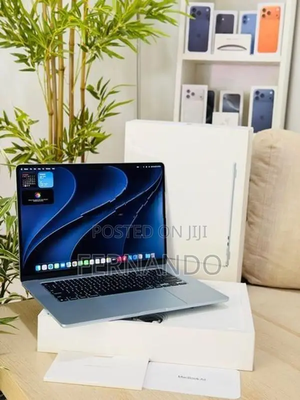 Apple MacBook Air M4 15"Inch 16GB/512GB 2025