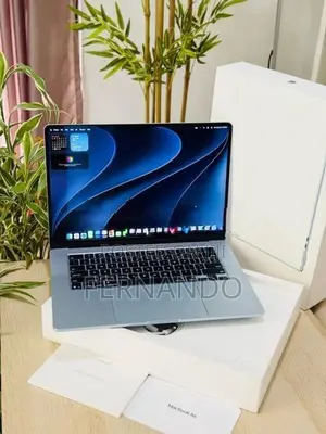Apple MacBook Air M4 15"Inch 16GB/512GB 2025