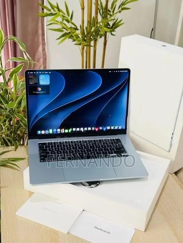 Apple MacBook Air M4 15"Inch 16GB/512GB 2025