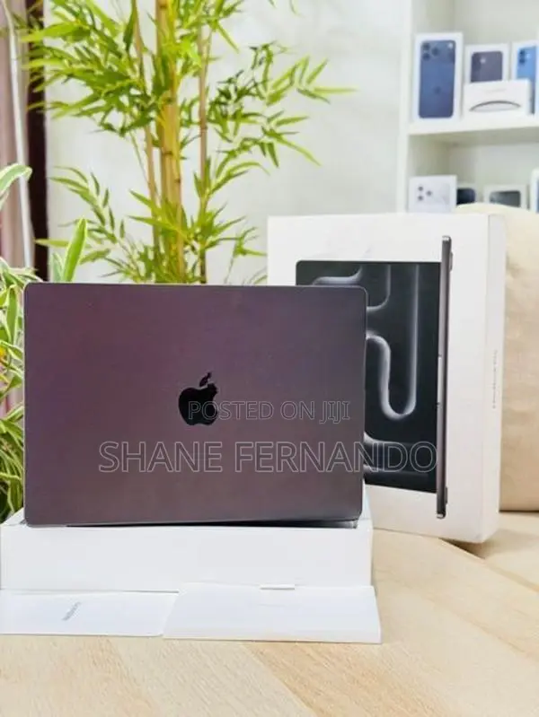 Apple MacBook Pro M5 14"Inch 16GB/1TB 2026