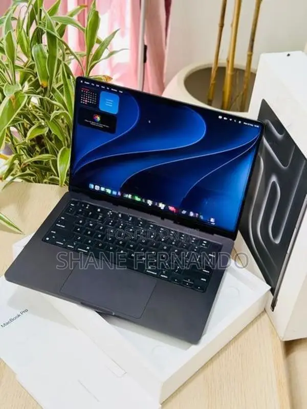 Apple MacBook Pro M5 14"Inch 16GB/1TB 2026