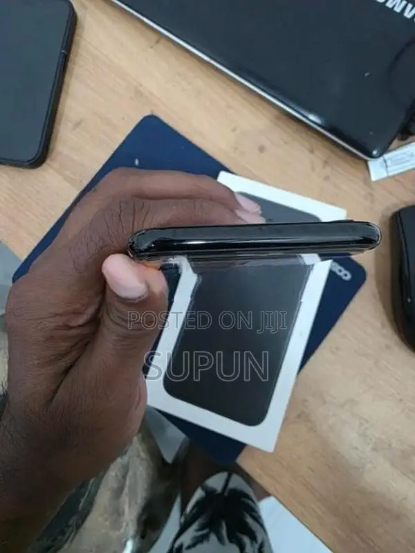 Apple iPhone 7 (Used)