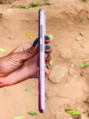 Samsung Galaxy S20FE (Used)