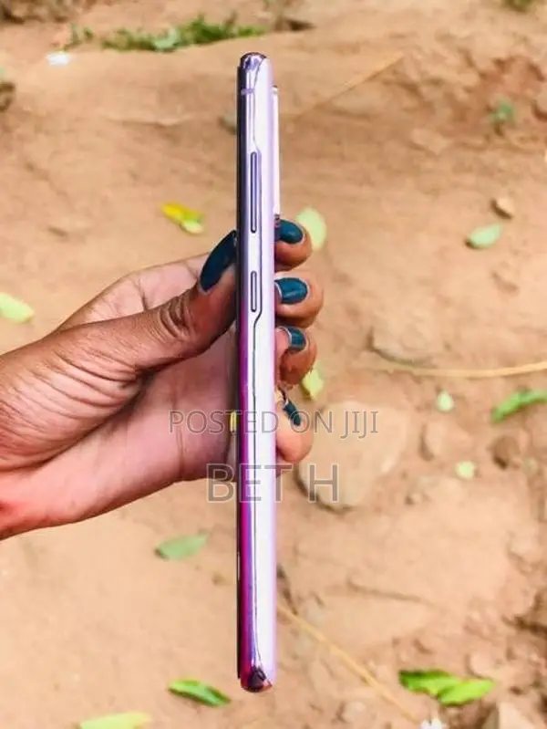 Samsung Galaxy S20FE (Used)