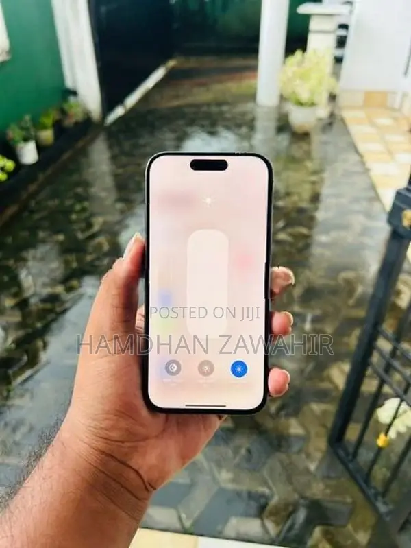 Apple iPhone 15 Pro (Used)