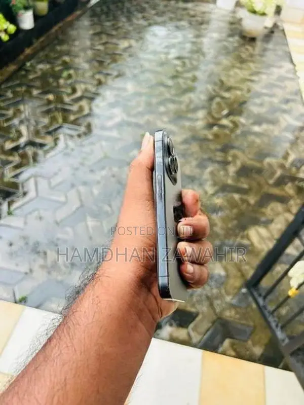 Apple iPhone 15 Pro (Used)