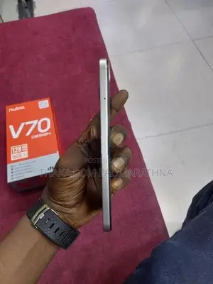 ZTE v70 Design (Used)