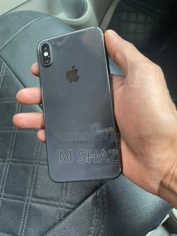 Apple iPhone X (Used)