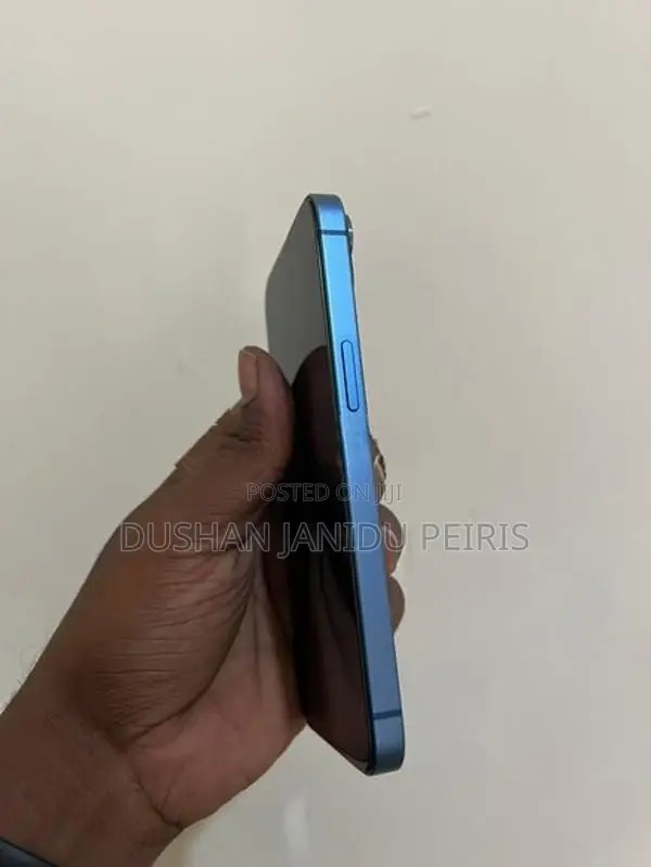 Apple iPhone 13 (Used)