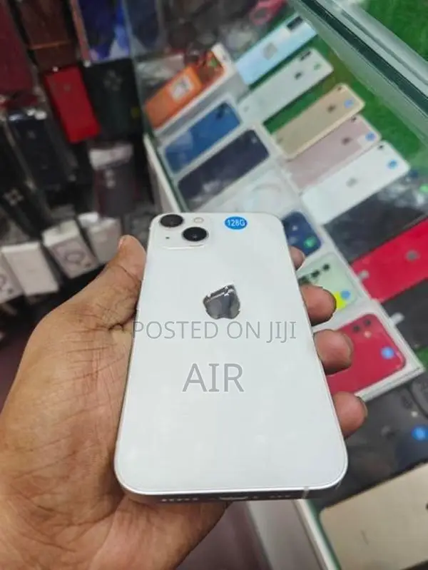 Apple iPhone 13 (Refurbished)