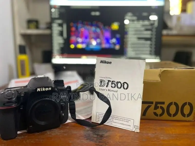 Nikon D7500