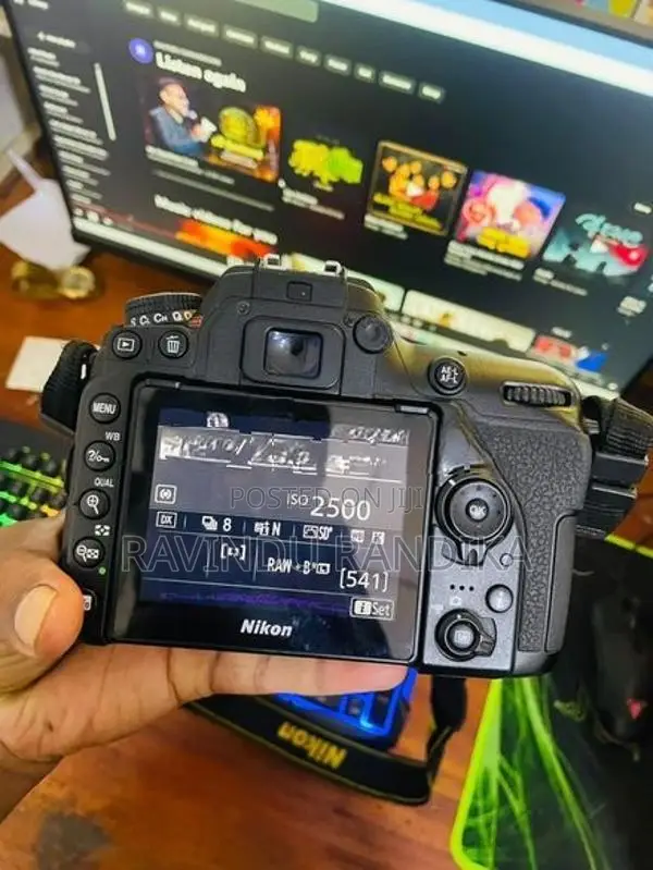 Nikon D7500