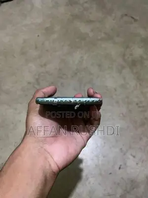 Apple iPhone 11 (Used)