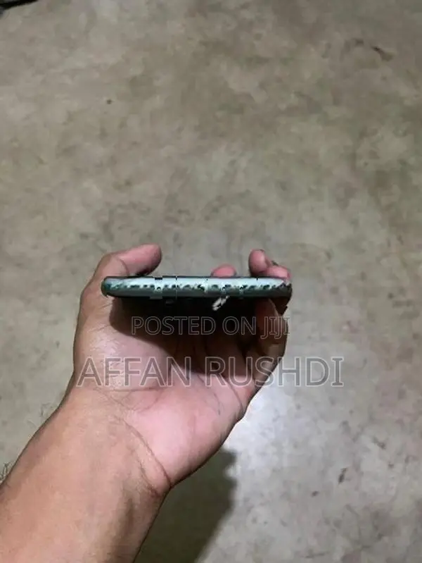 Apple iPhone 11 (Used)