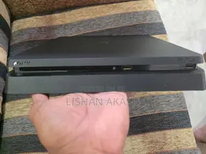 Sony PlayStation 4 Slim