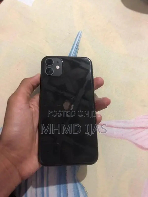 Apple iPhone 11 (Used)