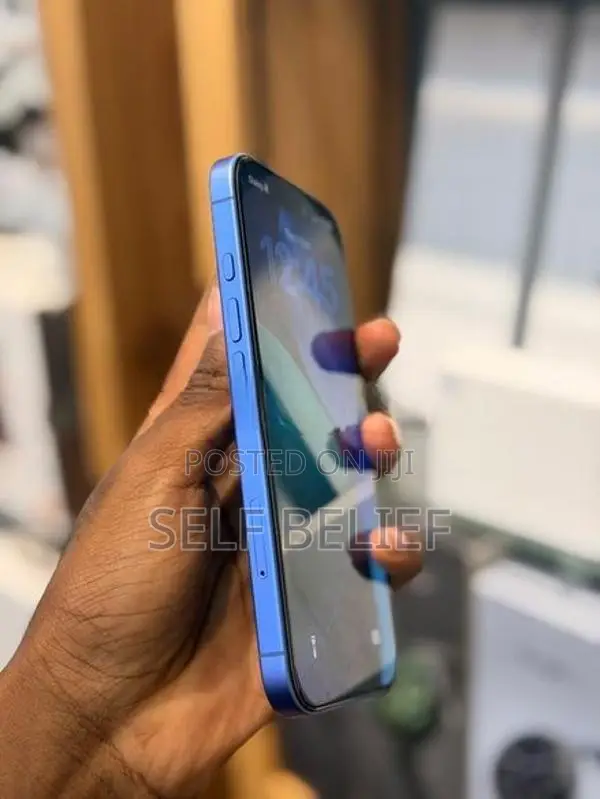 Apple iPhone 16 (Used)