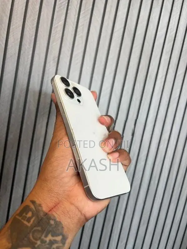 Apple iPhone 16 Pro Max (Used)