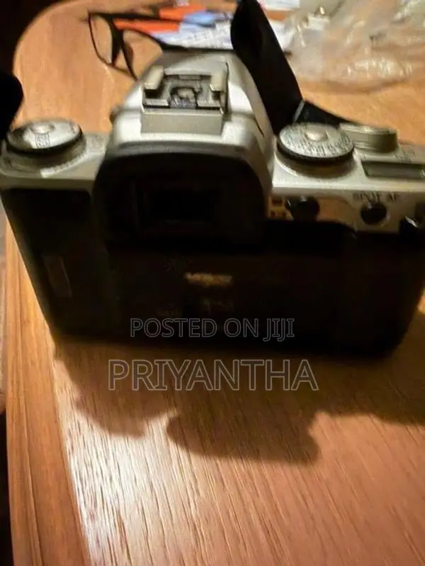 Pentax MZ-5 Camera Digital