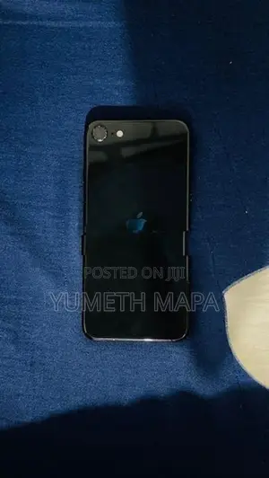 Apple iPhone SE 2 (Used)