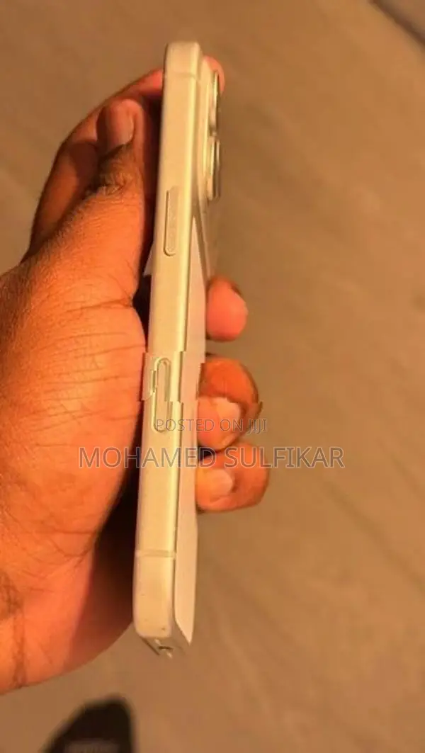 Apple iPhone 17 Pro Esim (Used)