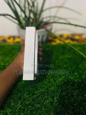 Apple iPhone 15 Pro Natural Titanium (Used)