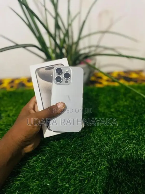 Apple iPhone 15 Pro Natural Titanium (Used)