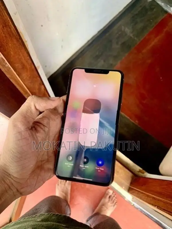 Apple iPhone XS Max (Used)